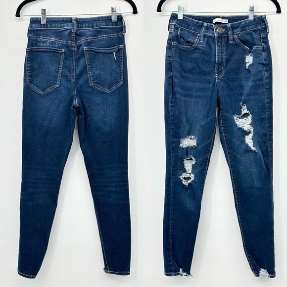 SO Curvy High-Rise Distressed Shark Bitten Hem Jeans Size 28 - Picture 6 of 6